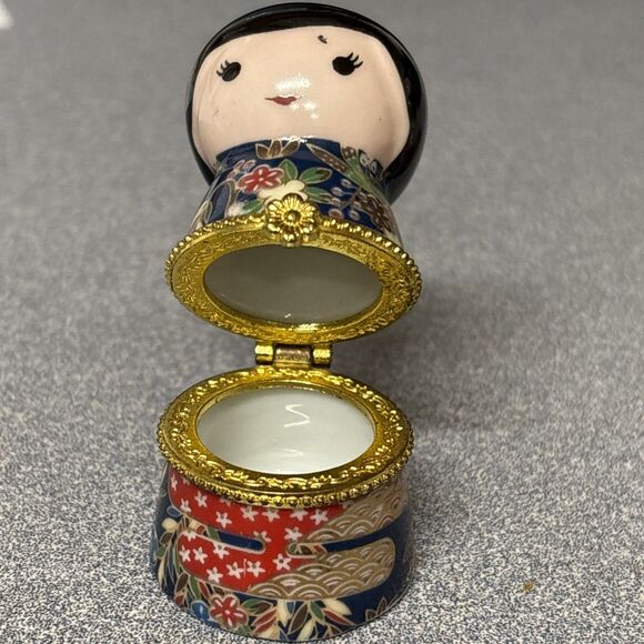 Vintage Trinket Box Asian Girls Japanese Doll Porcelain Hinged Kimono Design - Picture 5 of 9